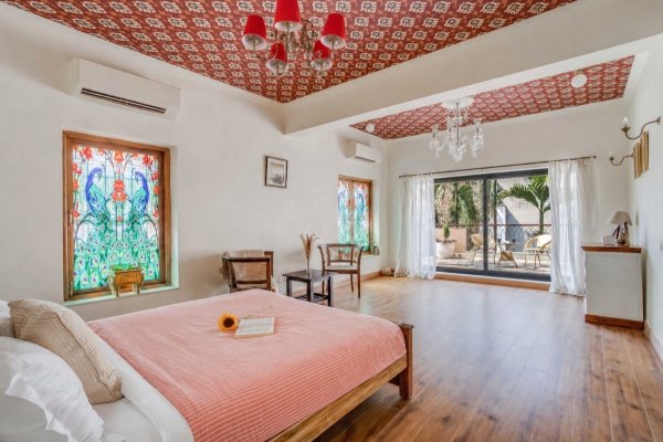 Image Title Goes Here